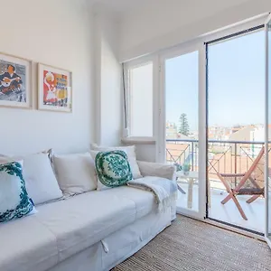 Apartment Renovated Sunny With Amazing Sunset Balcony , By Timecooler, Lissabon