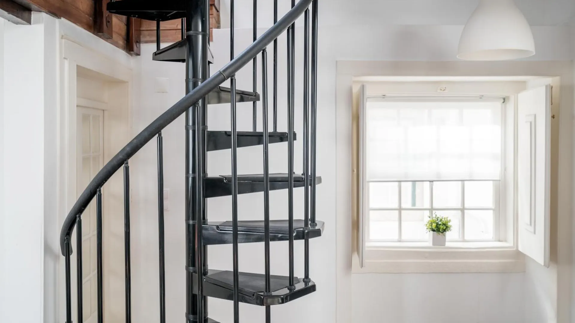Pedrasnegras30 Lisbon Lofts & Apartments פורטוגל